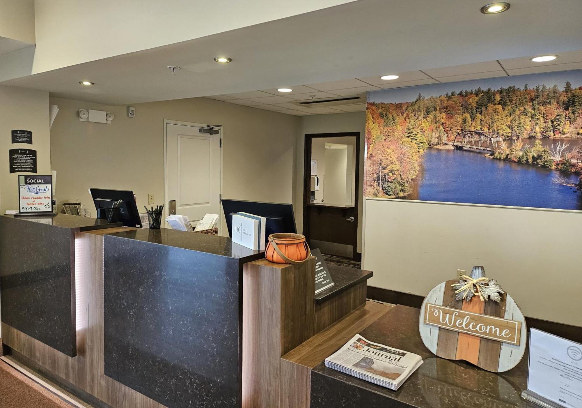 Staybridge Suites Marquette By Ihg Exterior foto